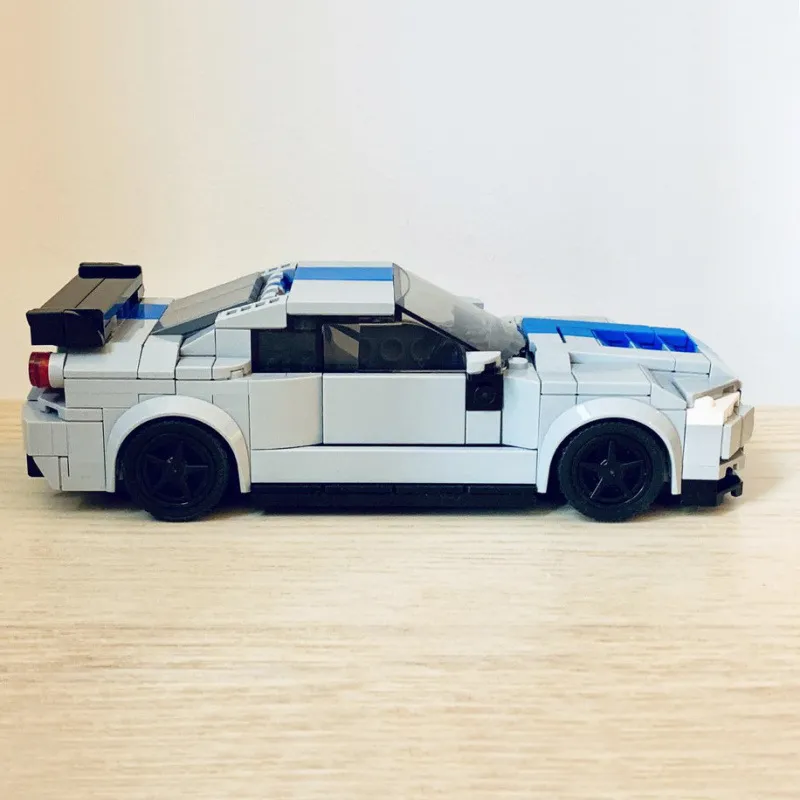 Nissan Skyline GT-R R34 Z-Tune Creative Building Blocks Construction Kit with Mini Figures