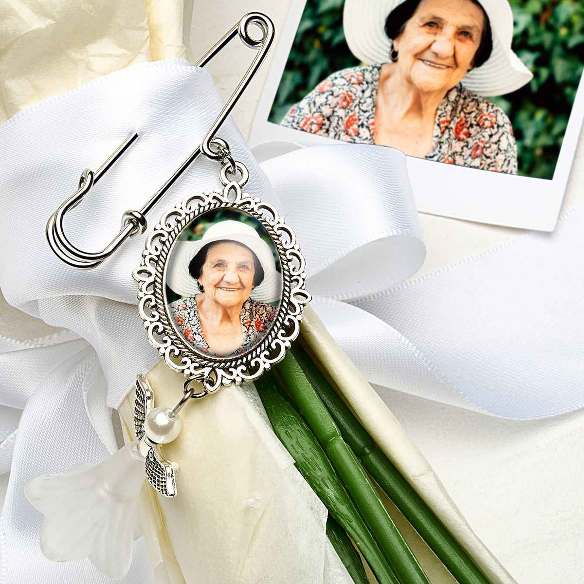 Personalized Angel Wings Pin Brooch Wedding Bouquet Photo Charm Wedding Memorial Gift for Bride
